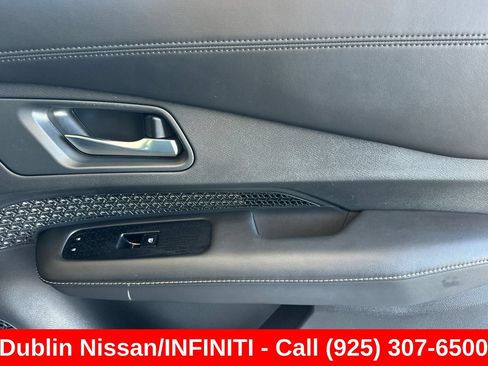 Used 2023 Nissan Ariya FWD image 21