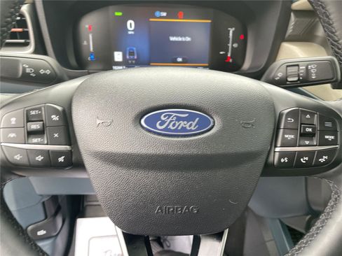 Used 2025 Ford Maverick Lariat w/ 4K Tow Package image 31