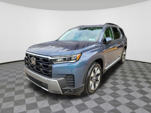 Used 2026 Honda Pilot Touring image 2
