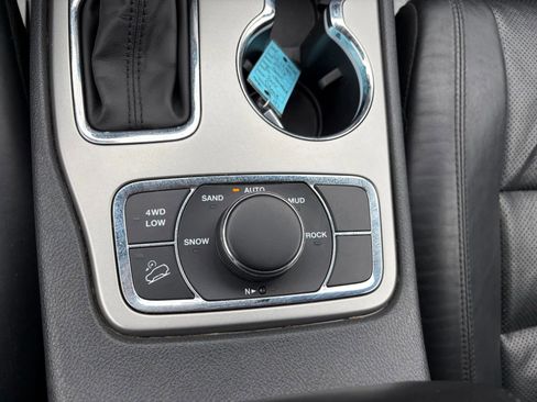 Used 2018 Jeep Grand Cherokee Limited w/ Luxury Group II image 23