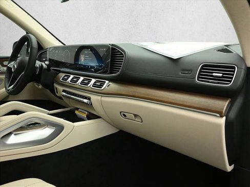 Certified 2025 Mercedes-Benz GLS 450 GLS 450 image 28
