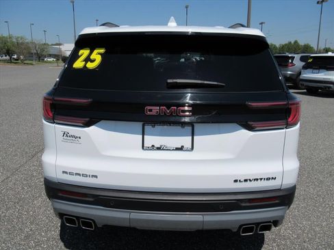 Used 2025 GMC Acadia Elevation FWD image 6