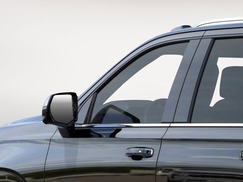 New 2026 Chevrolet Suburban Premier image 12