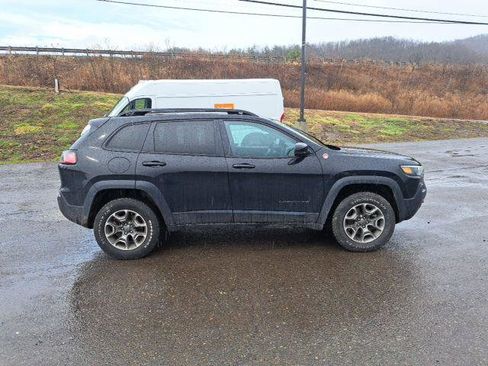 Certified 2022 Jeep Cherokee Trailhawk w/ Comfort/Convenience Group AWD/4WD image 3