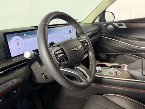 Used 2025 Genesis GV80 3.5T Advanced AWD/4WD image 28
