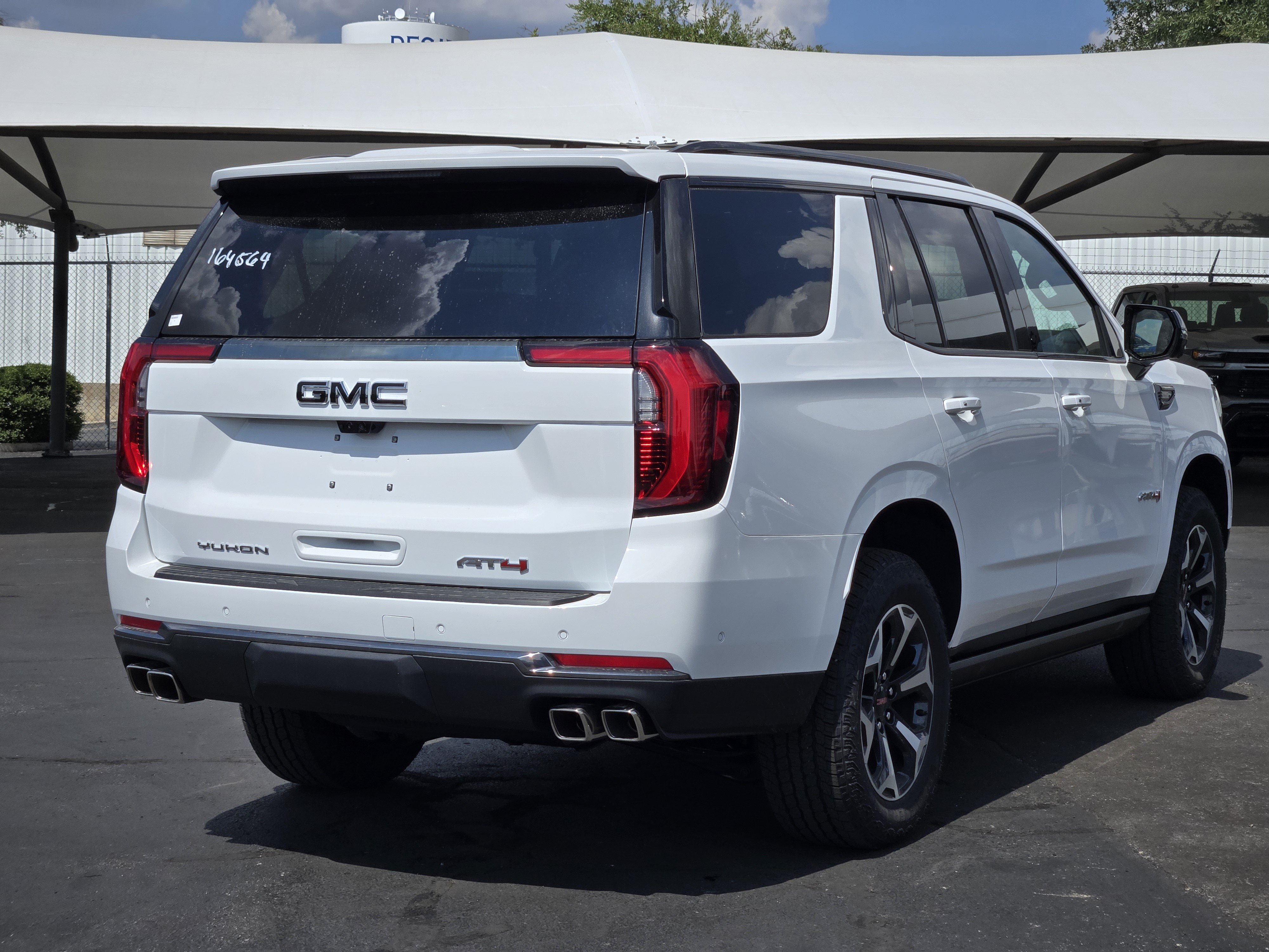 New 2026 GMC Yukon AT4 w/ AT4 Premium Package AWD/4WD image 4