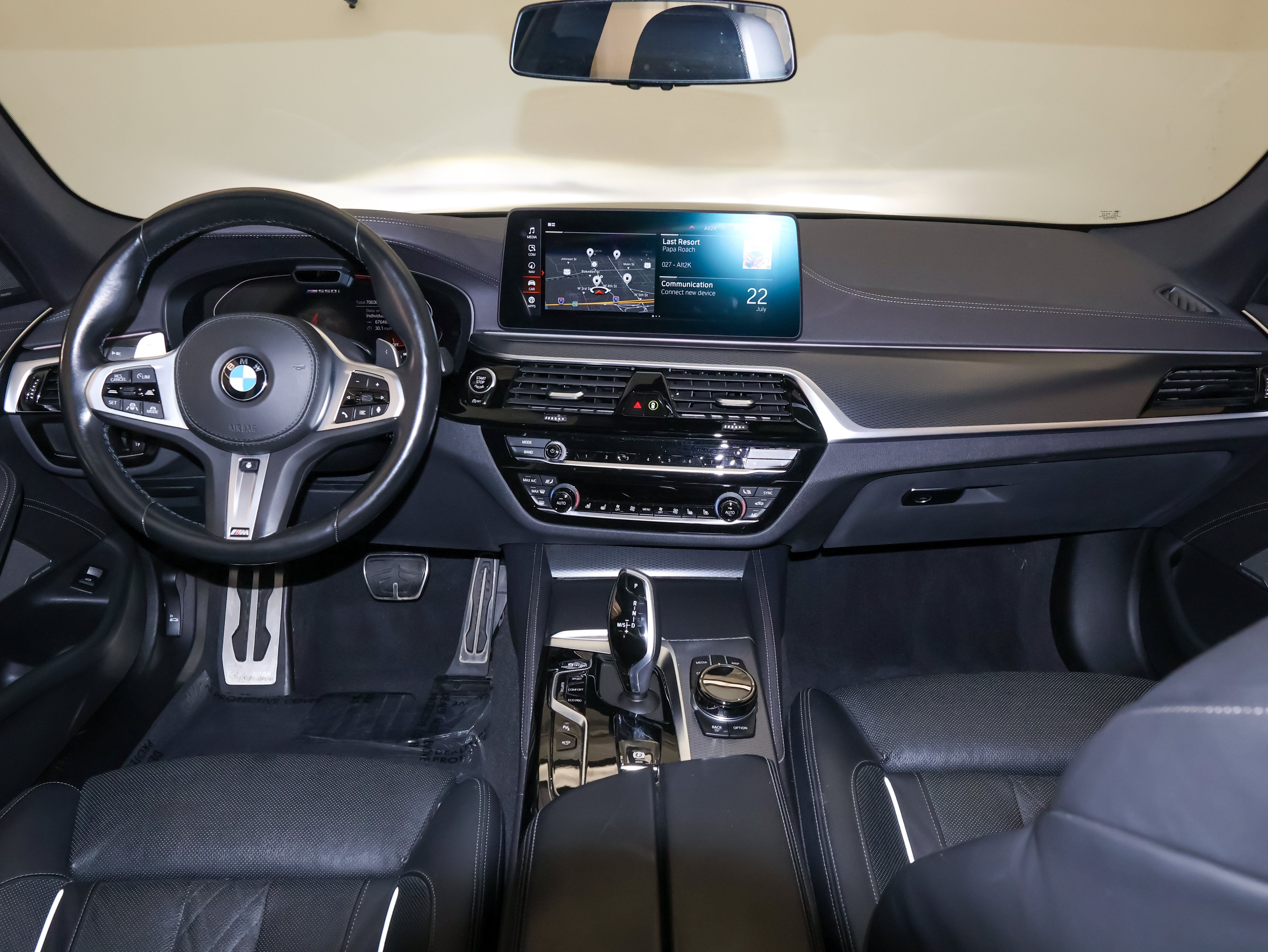 Used 2021 BMW M550i xDrive w/ Executive Package AWD/4WD image 25