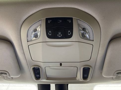 Used 2022 Chrysler Pacifica Limited AWD/4WD image 27