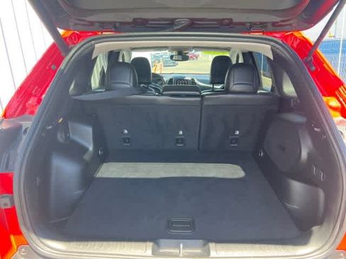 Used 2019 Jeep Cherokee Trailhawk AWD/4WD image 11