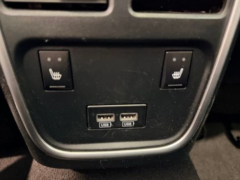 Used 2020 Chrysler 300 Limited AWD/4WD image 42