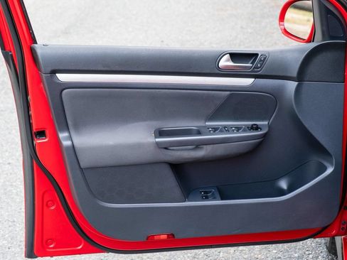 Used 2009 Volkswagen GTI 4-Door FWD image 10