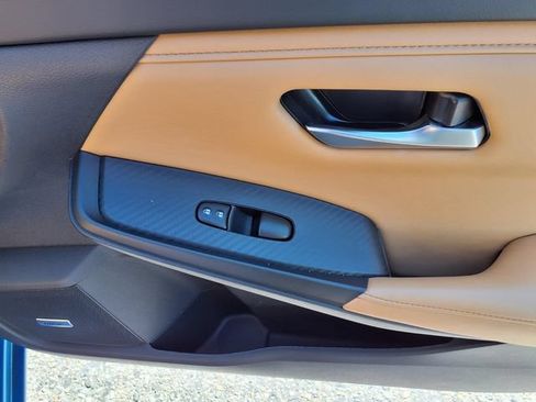 Used 2025 Nissan Sentra SV w/ SV Premium Package FWD image 27
