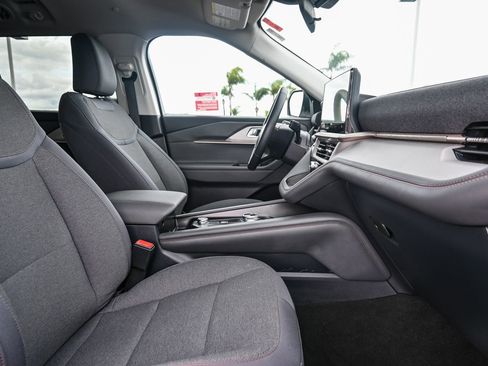 Used 2025 Ford Explorer Active image 18