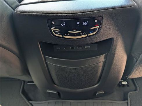 Used 2020 Cadillac Escalade Platinum AWD/4WD image 17