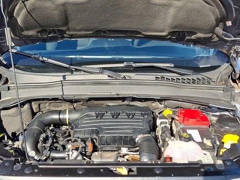 Used 2022 Jeep Renegade Latitude image 29