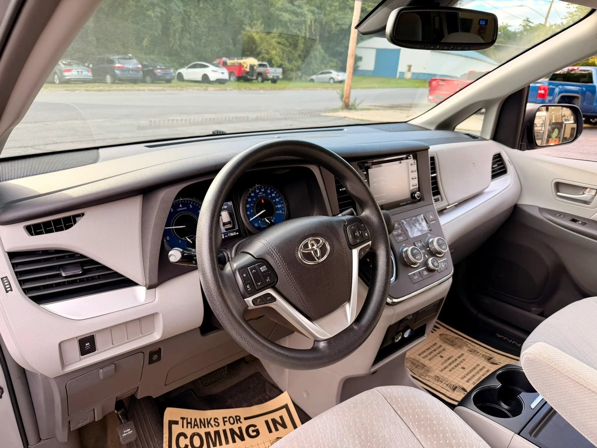 Used 2018 Toyota Sienna LE FWD image 14