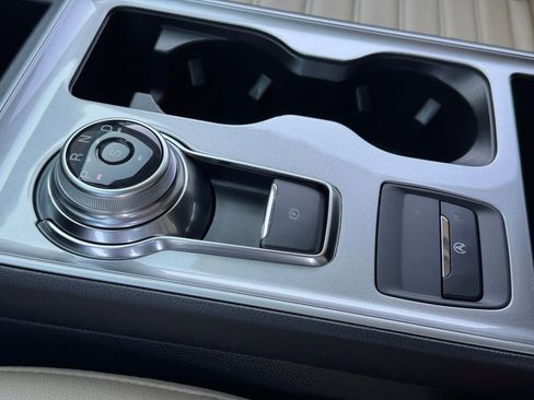 Used 2024 Ford Edge SEL w/ Convenience Package image 25