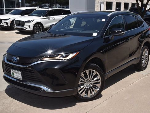 Used 2023 Toyota Venza XLE AWD/4WD image 39