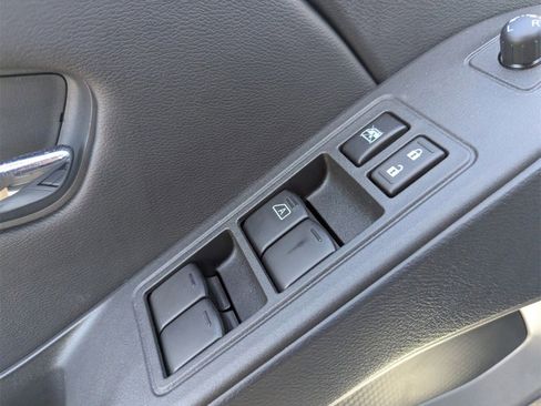 New 2025 Nissan Frontier SV image 12