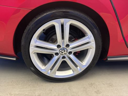 Used 2017 Volkswagen Jetta GLI FWD image 8