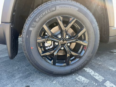 New 2026 Jeep Grand Cherokee Altitude image 10