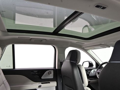 New 2026 Lincoln Aviator Reserve image 17