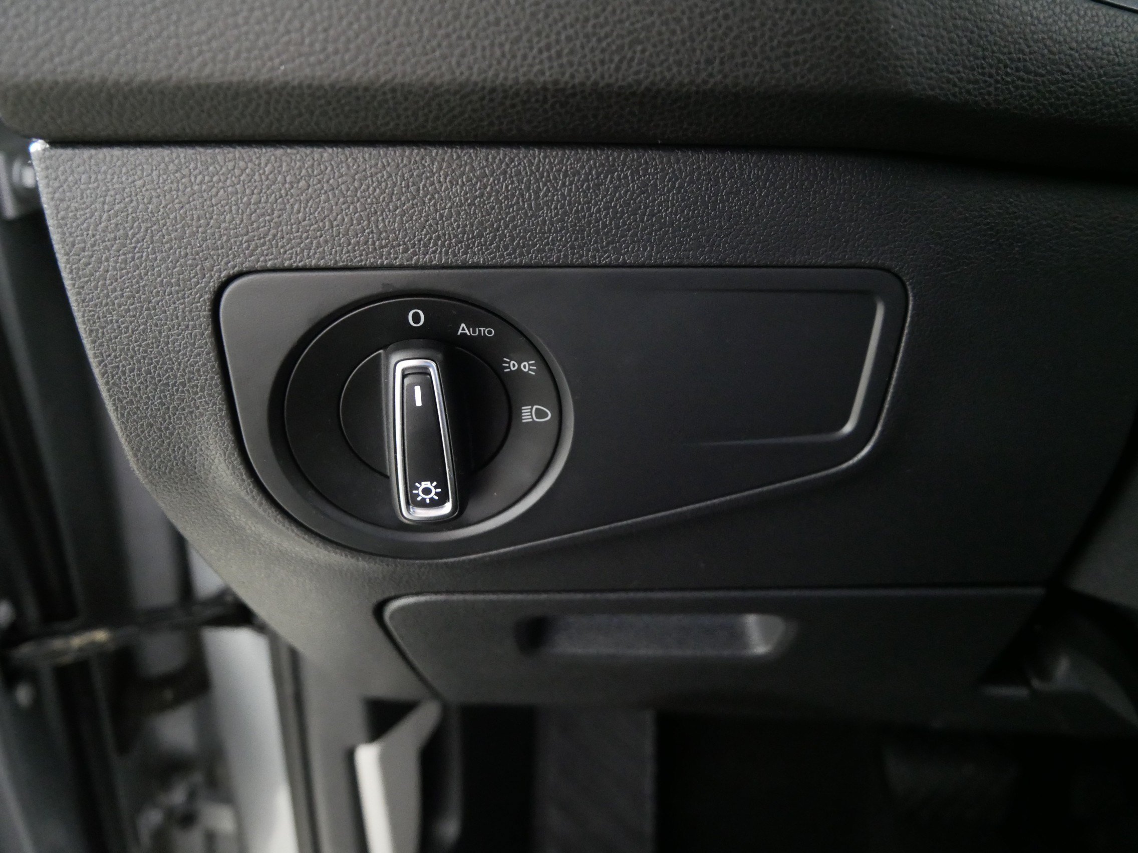 Used 2019 Volkswagen Tiguan SE AWD/4WD image 26