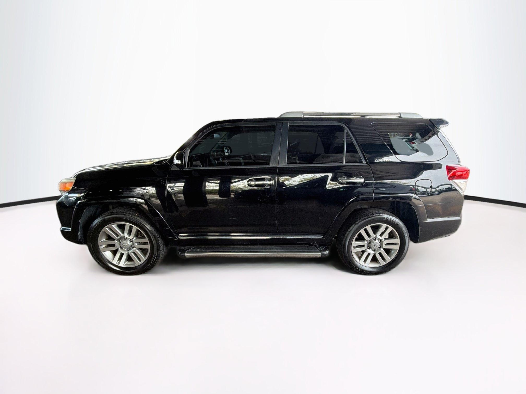 Used 2012 Toyota 4Runner Limited AWD/4WD image 4