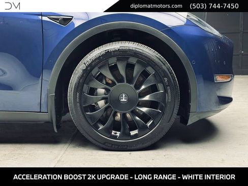 Used 2022 Tesla Model Y Long Range AWD/4WD image 40