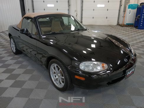 Used 1999 MAZDA MX-5 Miata RWD image 10