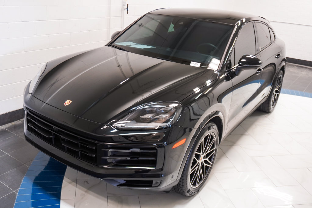 Used 2024 Porsche Cayenne Coupe AWD/4WD image 38