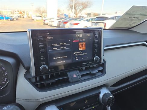 Used 2021 Toyota RAV4 XLE image 25