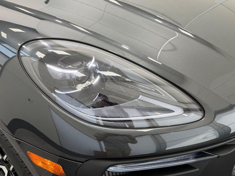 Certified 2024 Porsche Macan GTS AWD/4WD image 11