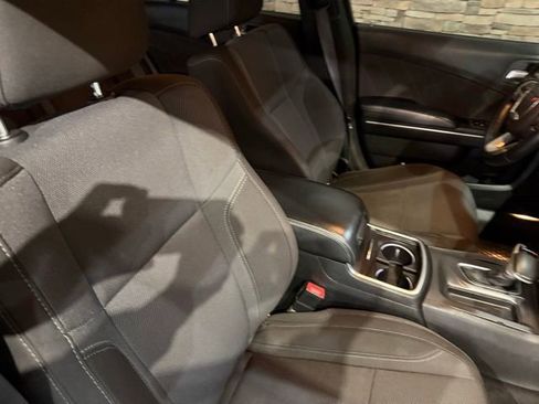 Used 2017 Dodge Charger SXT AWD/4WD image 32