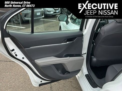 Used 2018 Toyota Camry L image 18