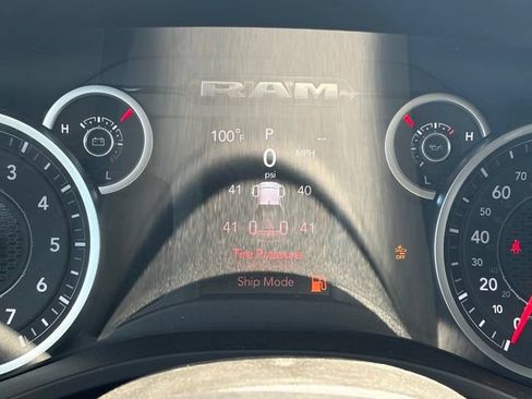 New 2026 RAM 1500 Express AWD/4WD image 18