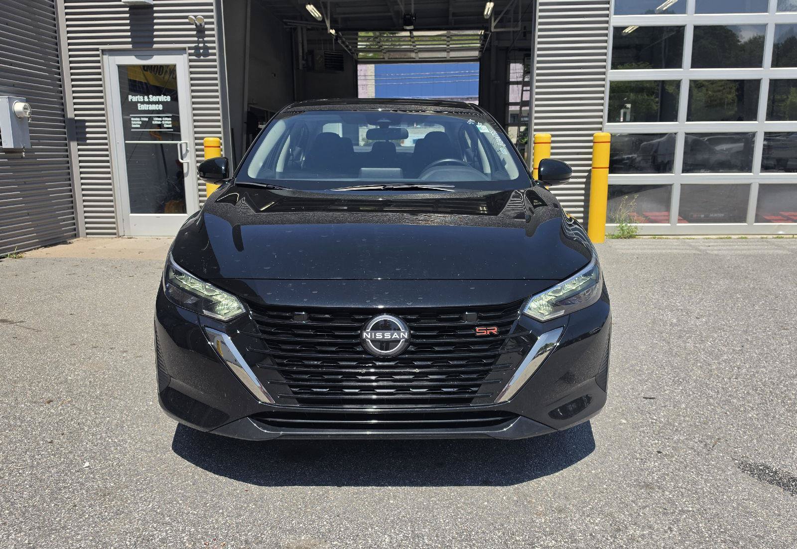 Used 2025 Nissan Sentra SR FWD image 8