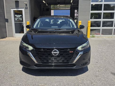 Used 2025 Nissan Sentra SR FWD image 8