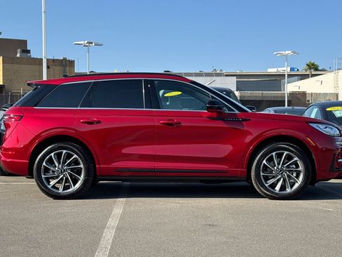 New 2025 Lincoln Corsair Grand Touring w/ Equipment Group 301A AWD/4WD image 2