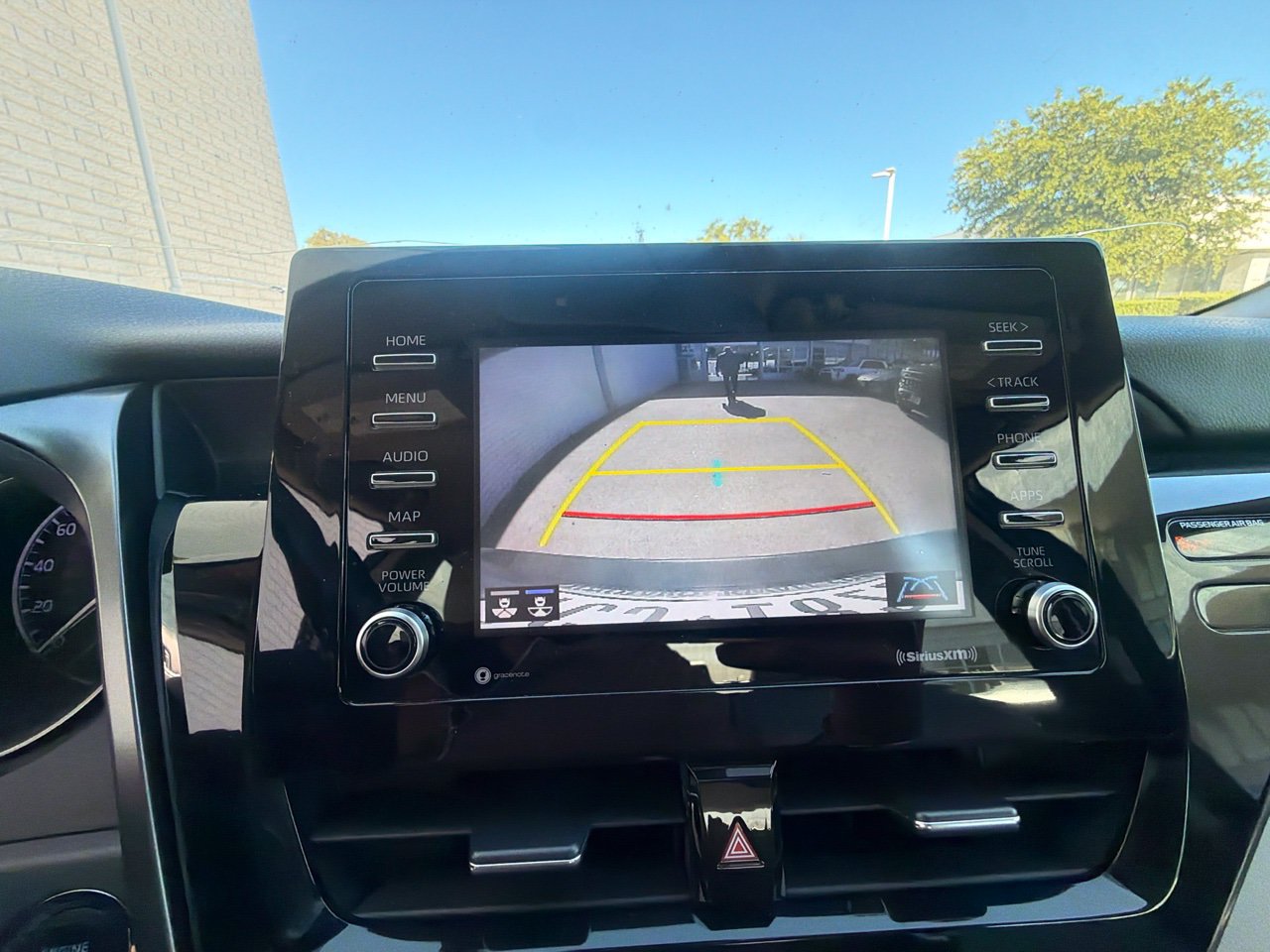 Used 2022 Toyota Camry SE w/ Convenience Package FWD image 6