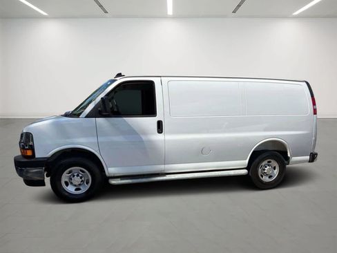 Used 2025 Chevrolet Express 2500 w/ Driver Convenience Package RWD image 2