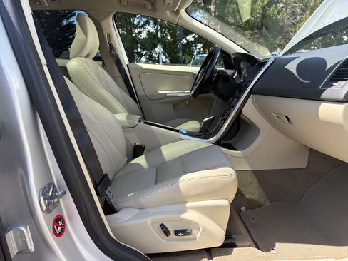 Used 2015 Volvo XC60 T6 Premier Plus image 32