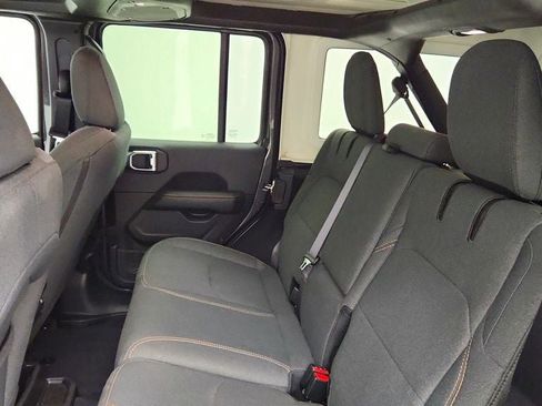 Used 2025 Jeep Wrangler Unlimited Sahara AWD/4WD image 20