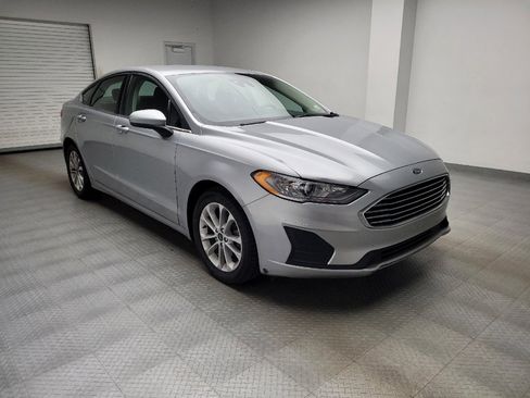 Used 2020 Ford Fusion SE FWD image 13