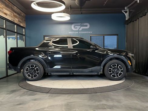 Used 2023 Hyundai Santa Cruz SEL Premium image 2