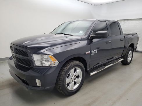 Used 2019 RAM 1500 Express w/ Express Value Package AWD/4WD image 2
