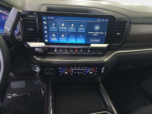 Used 2024 Chevrolet Silverado 2500 High Country w/ High Country Premium Package AWD/4WD image 23