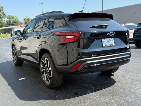 Used 2025 Chevrolet Trax RS w/ Sunroof Package FWD image 6