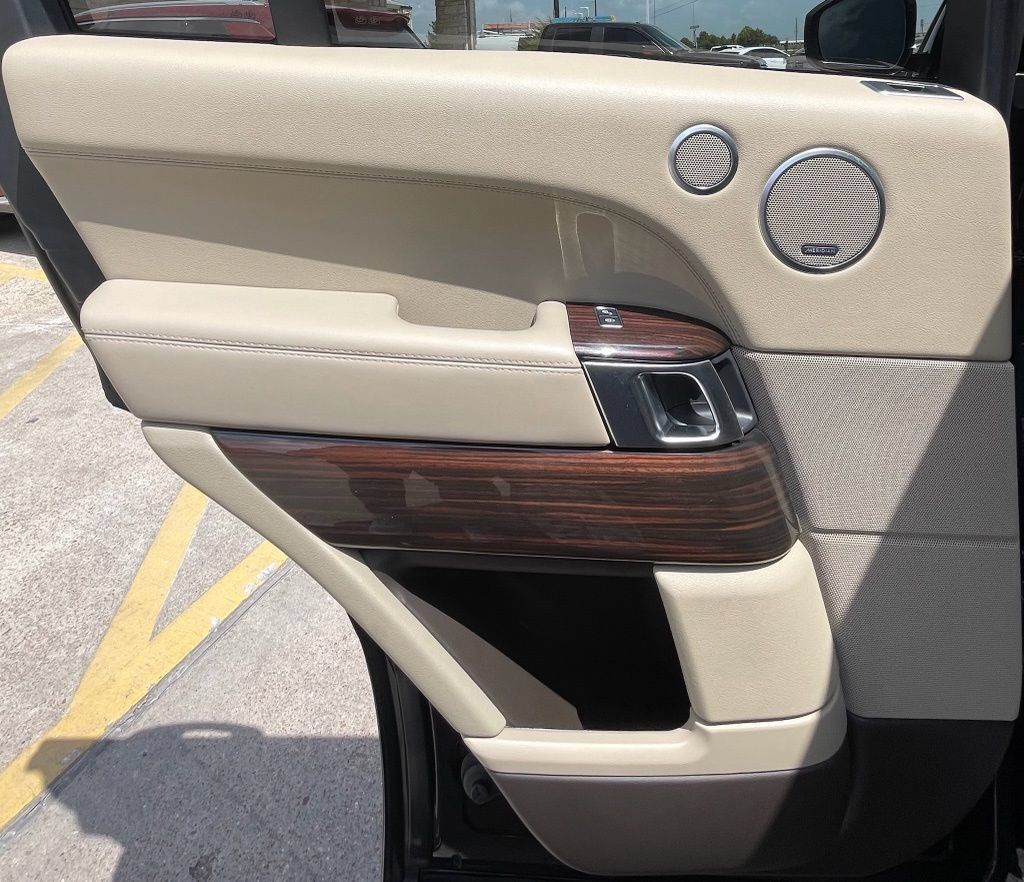 Used 2017 Land Rover Range Rover HSE AWD/4WD image 31