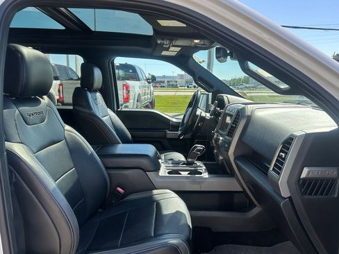 Used 2018 Ford F150 Raptor w/ Equipment Group 802A Luxury AWD/4WD image 17